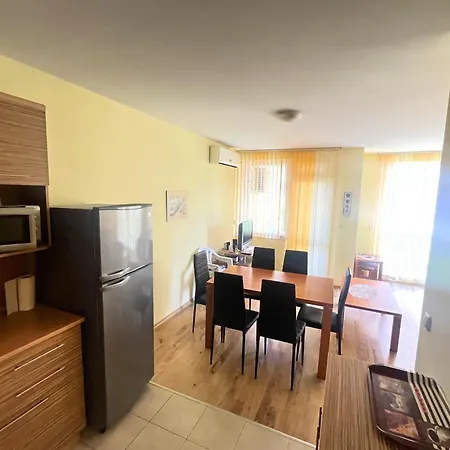 Holidaystay Sunny Two-bedroom Darius Apartment